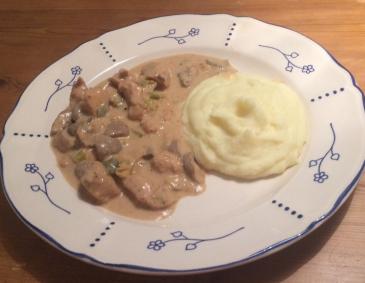 Hühnergeschnetzeltes in Champignonsauce Hühnergeschnetzeltes in Champignonsauce