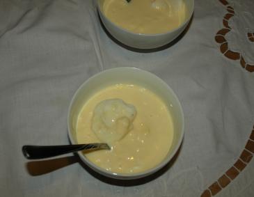 Schneenockerl mit Vanillesauce Schneenockerl mit Vanillesauce