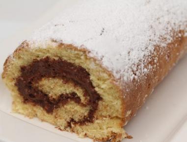 Biskuitroulade mit Pariser Creme