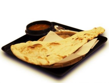Chapati II (gebuttertes Fladenbrot)