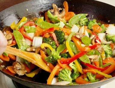 Wok-Gemüse mit Tofu
