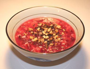 Rote Rüben Congee mit Kren
