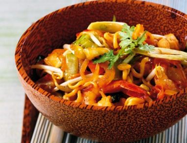 Gebratene Eiernudeln Bami Goreng