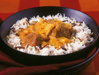 Rogan Josh (Scharf gewürztes Lammfleisch mit Joghurtsauce)
