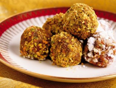 Süße Dattelbissen (Halwa Tamr)