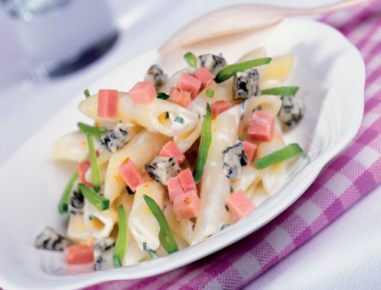 Pennesalat mit Gorgonzola