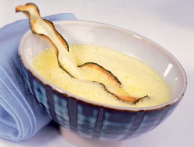 Gelbe Zucchinisuppe