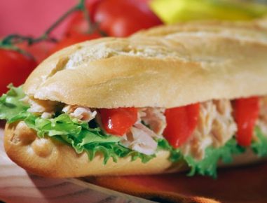 Captain's Sandwich mit Thunfisch und Tomaten