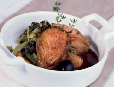 Lammfilet mit Oliven-Taglierini