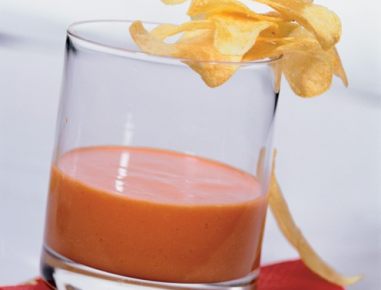 Tomatensuppe mit Kartoffelchips