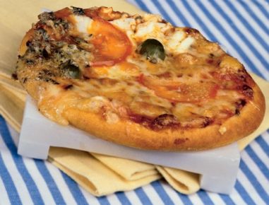 Pizza ai quattro formaggi (Pizza mit vier Käsesorten)