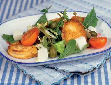 Mozzarella-Pofesen auf Rucolasalat