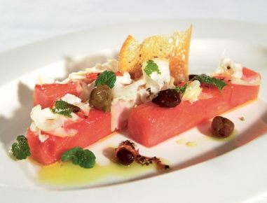 Gebratene Wassermelone mit Räucherschafkäse
