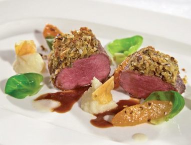 Rehfilet mit Kürbiskernkruste und Pfeffer-Marillen