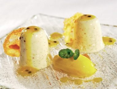 Panna Cotta mit Passionsfruchtsorbet