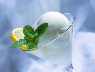 Zitronen-Wodka-Sorbetto