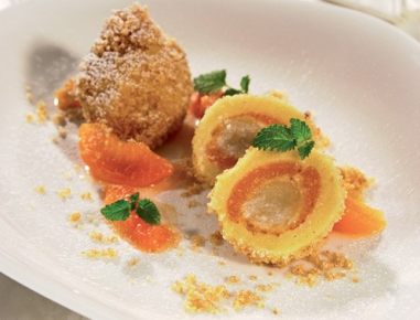Apricot dumplings from the wachau á la Sacher