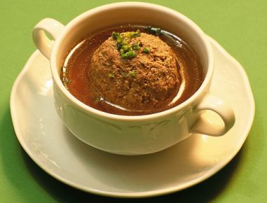 Leberknödelsuppe