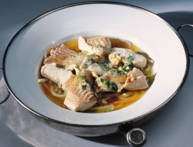 Heiß abgesottenes Fisch-Allerlei
