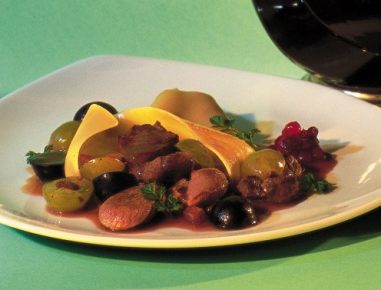 Wildfiletspitzen mit Trauben im Nudelblatt