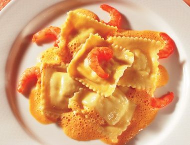 Garnelenravioli mit Garnelensauce