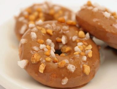 Donuts mit Haselnüssen