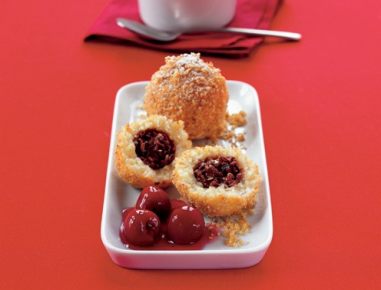 Schokoknödel mit Vanillekirschen