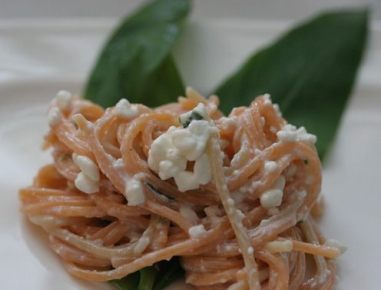 Bärlauch-Frischkäse Creme mit Nudeln