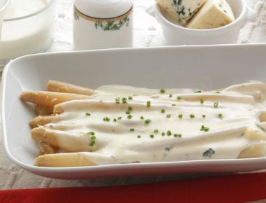 Spargel in Muskatrahm
