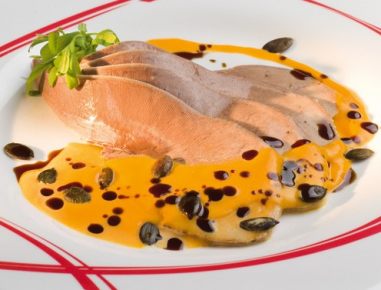 Kalbszüngerln in Kürbisrahmsauce