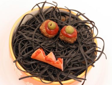 Spaghettikopf mit Augäpfeln