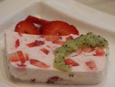 Aloe-vera-Erdbeer-Terrine