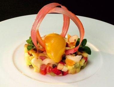 Exotisches Früchte-Tartare mit Mangosorbet