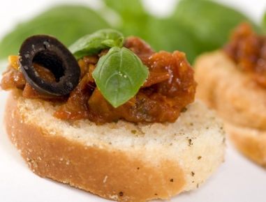 Bruschette mit Olivenbelag