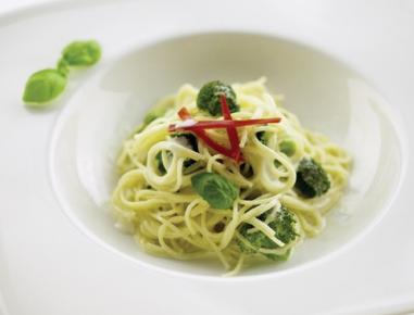 Brokkoli-Spaghetti mit Gorgonzola Basilikum Sauce