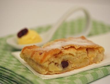 Strudel mit Birnentopfenfüllung