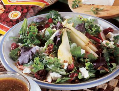 Sommersalat mit Ziegenkäse und Cranberries