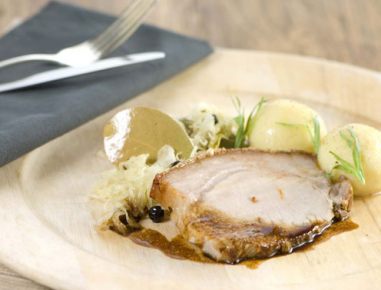 Schweinsbraten mit Sauerkraut und Waldviertler Knödel