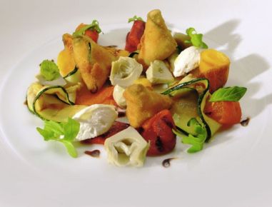 Mediterranes Gemüse mit panierten Zucchinitascherln
