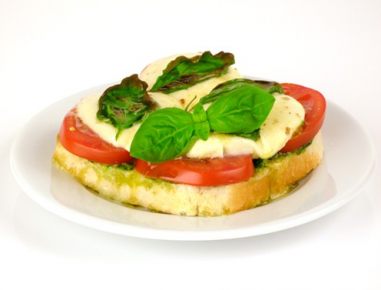 Mozzarella Tomaten Toast