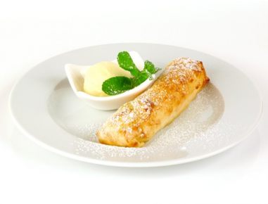 Gebackene Banane mit Eis