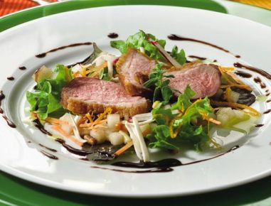 Entenfiletsalat mit Birnen und Sherry