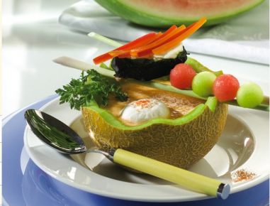 Geeiste Melonensuppe mit Hummer und Minze