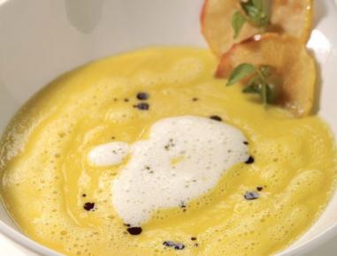 Apfel-Kürbisschaumsuppe