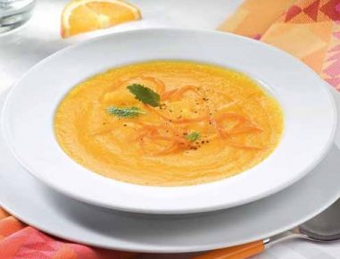 Karotten-Orangensuppe mit Ingwer