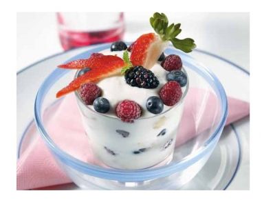 Vanillecreme mit Beeren