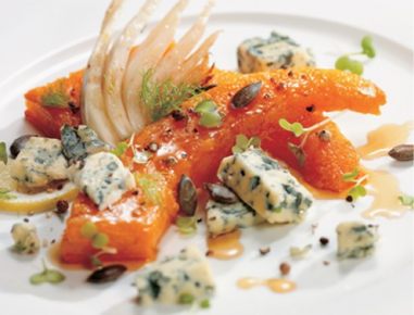 Geschmorter Ofenkürbis mit Fenchel und Blauschimmelkäse