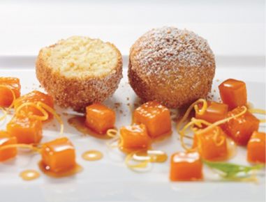 Frischkäse-Zimtknödel mit Kürbisröster