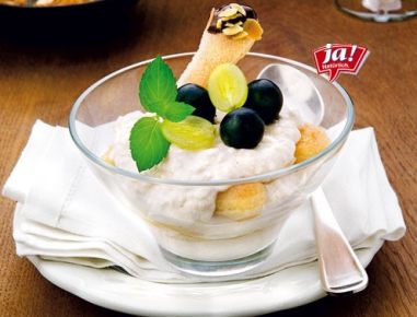 Frischkäsecreme mit Zimt und Weinbiskotten