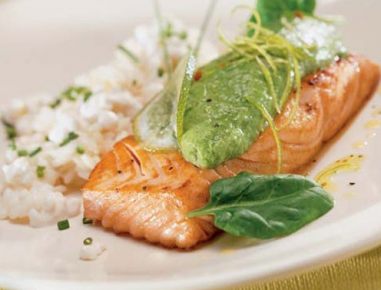 Wildlachsfilets im Spinat-Limettenmantel